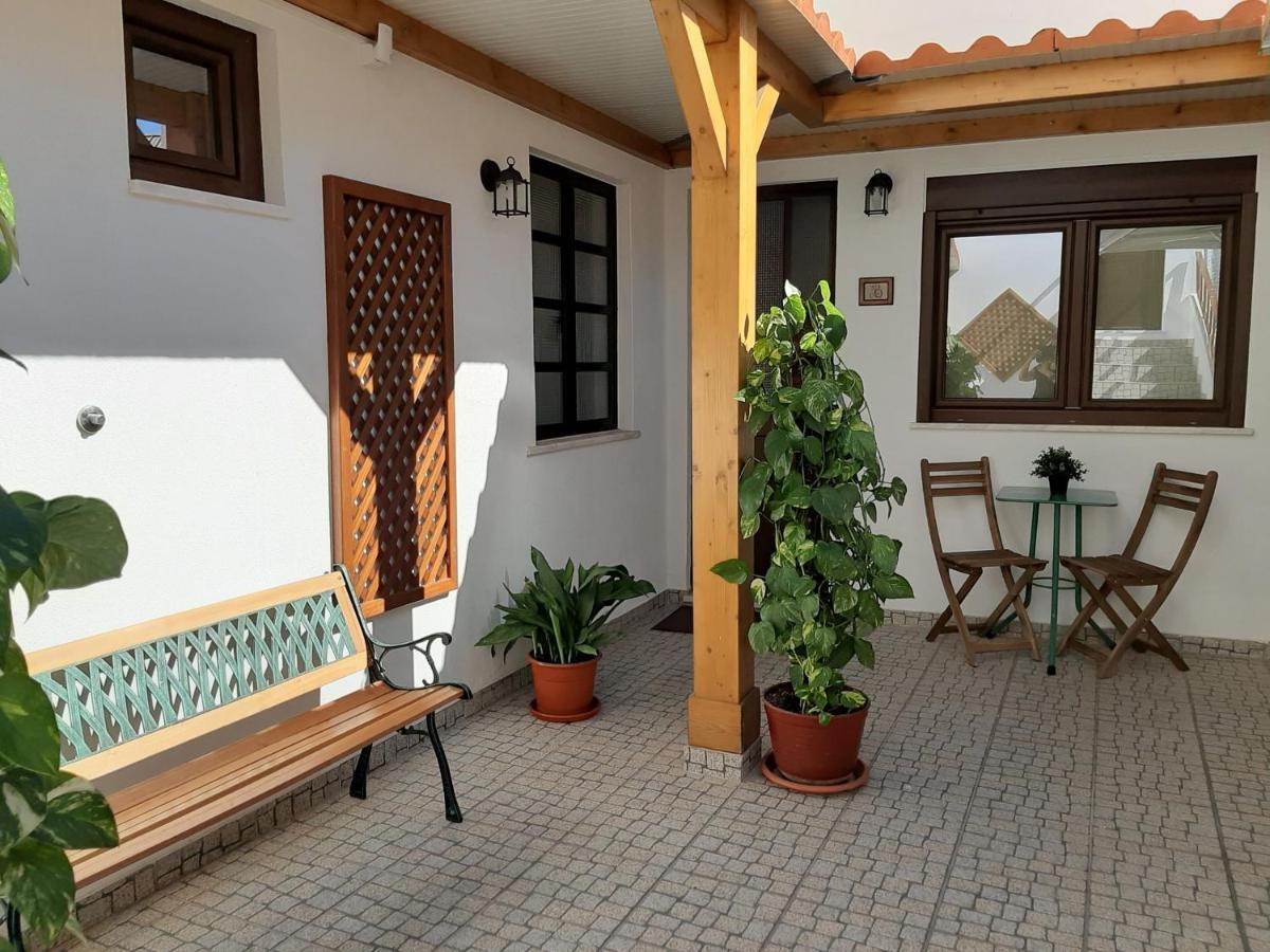 Alojamento Ferreira - Apartamento C Apartment ซังติอาโก โด กาเซ็ง ภายนอก รูปภาพ
